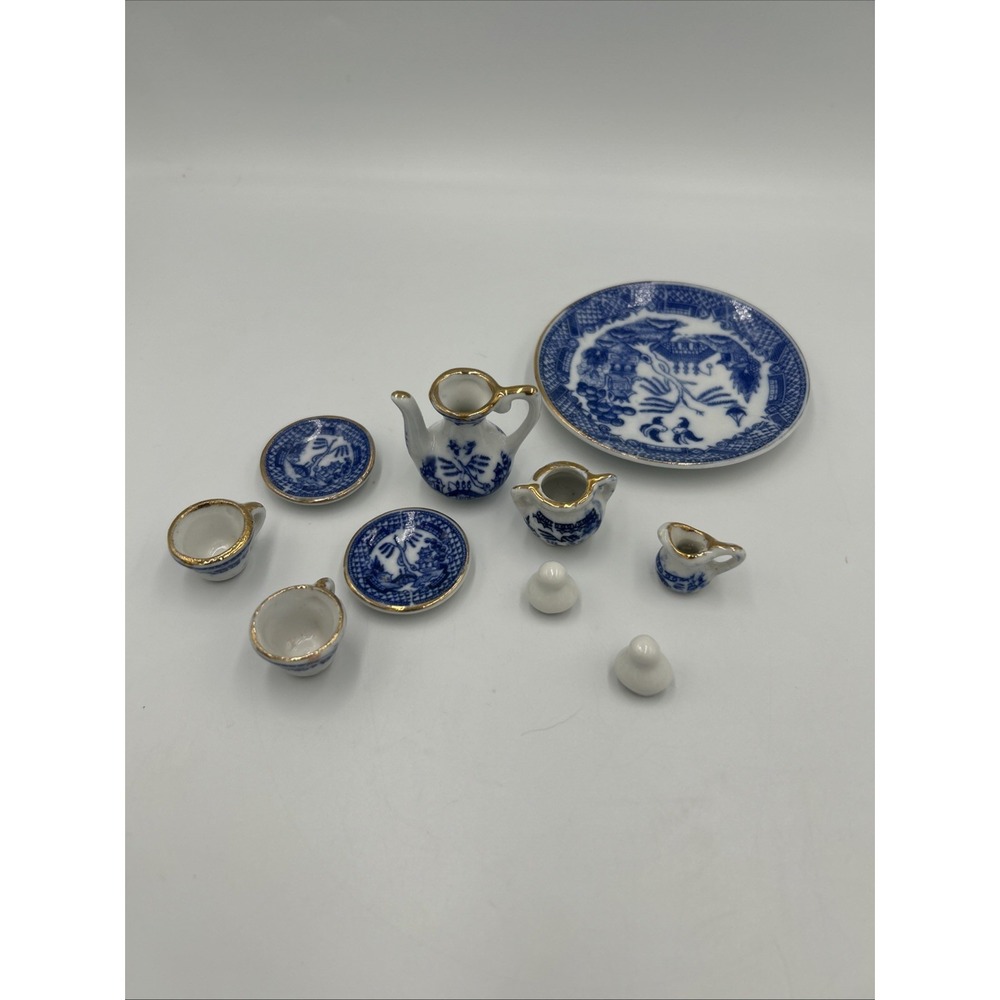 Vintage‎ Blue Willow Miniature Tea Set Rare ROC 11 Toy Figurine Miniatures